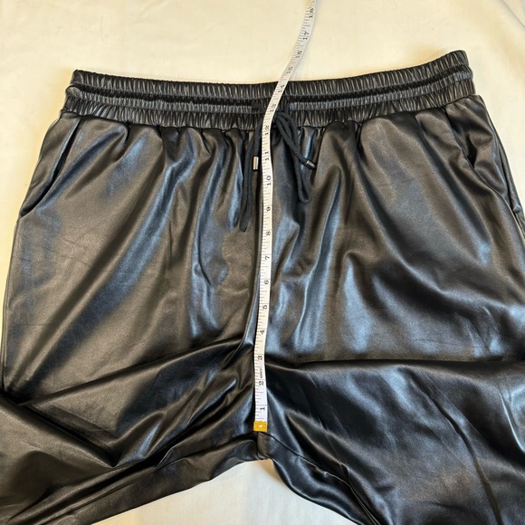 EXPRESS Black Faux Leather High Waisted Joggers Size Large - Picture 7 of 9
